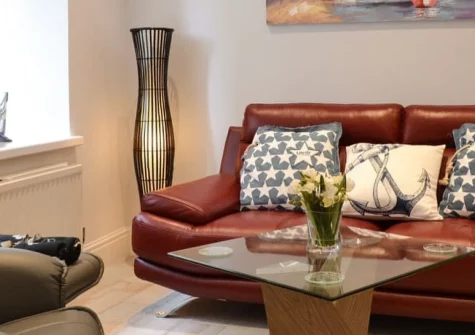 Roland Cottage, Falmouth is a charming cottage in the heart of this vibrant maritime town, featuring contemporary open-plan living, two comfortable bedrooms, and a prime location just moments from the harbour, beaches, and waterfront dining.