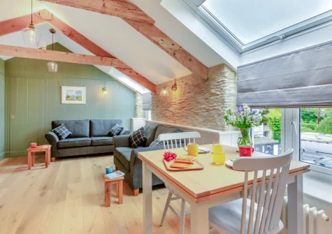 The living & dining area at Rolling Hills, Lee