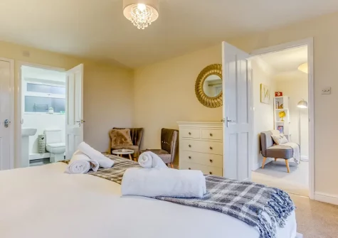 Bedroom #1 at Roscarna, Parkham