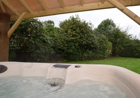 The hot tub at Roscarna, Parkham