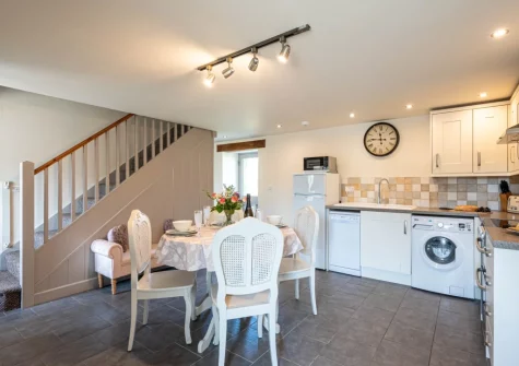The kitchen & dining area at Rose Cottage at Higher Worthyvale Farm, Camelford