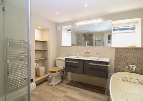 The bathroom at Rosebank Cottage, Woolacombe