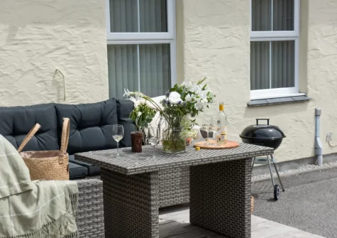 The decked patio, barbecue & alfresco dining area at Rosebud, Portreath