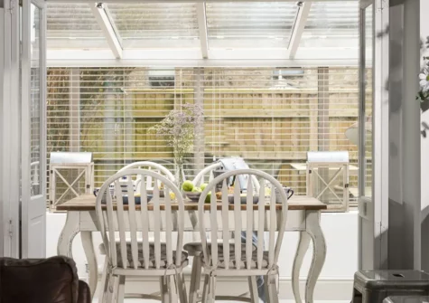 The dining area at Rosehendra, Rosevidney
