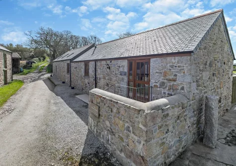 Roseland Barn is a spacious & beautifully converted barn, nestled in the heart of the Cornish countryside