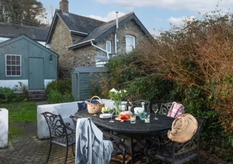 The patio, alfresco dining area & garden at Roseneath, St Agnes