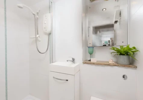 The shower room at Rosevean, Marazion