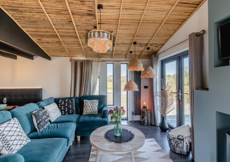 The living area at Safari Lodge, Pensilva