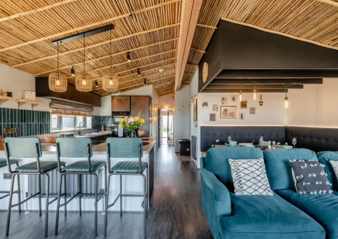 The living area & kitchen at Safari Lodge, Pensilva