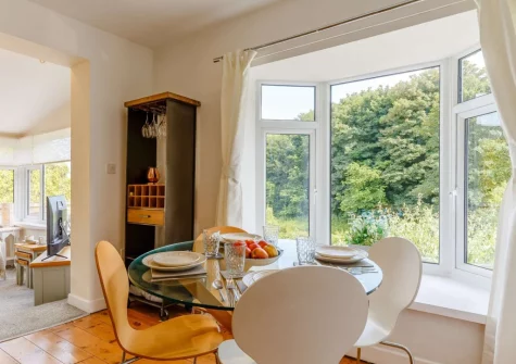 The dining area at Safe Harbour, Mevagissey