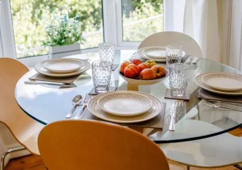 The dining area at Safe Harbour, Mevagissey