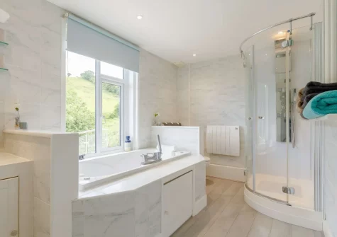 The bathroom at Safe Harbour, Mevagissey