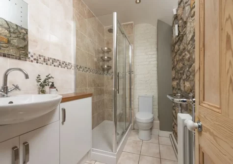 The shower room at Saffron Cottage, St Ives