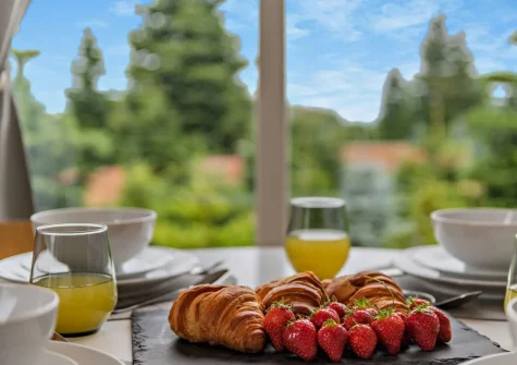 The dining area at Salcombe Lodge, Marldon