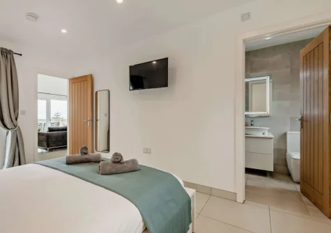 Bedroom #1 at Salcombe Lodge, Marldon