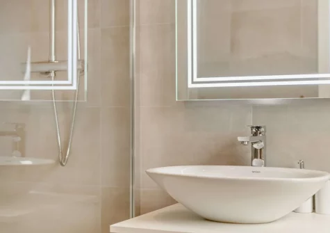 Bedroom #1 en-suite shower room at Salcombe Lodge, Marldon