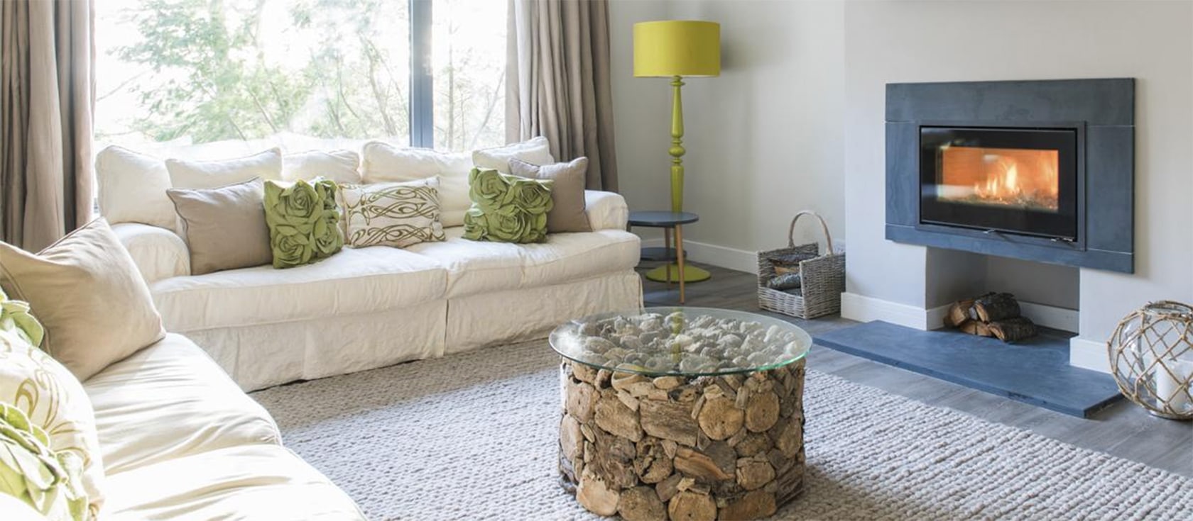 Salcombe Retreat, Salcombe is a unique six bedroom woodland retreat with two acres gardens, bi-fold doors to elevated terrace & hot tub. Contemporary design includes large open-plan living with fireplace & dining kitchen. Close to pubs, shops & beach.
