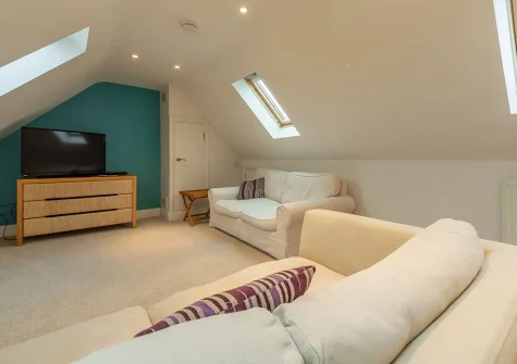 The mezzanine living room at Saltings Loft Apartment 2, Lelant