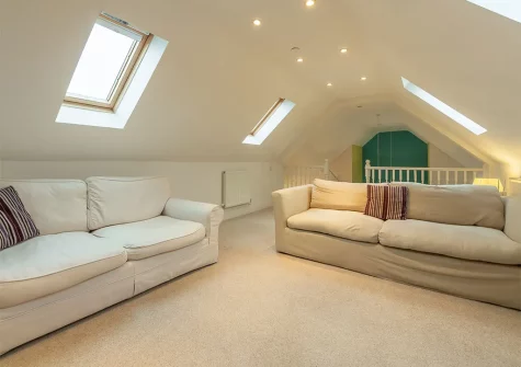 The mezzanine living room at Saltings Loft Apartment 2, Lelant