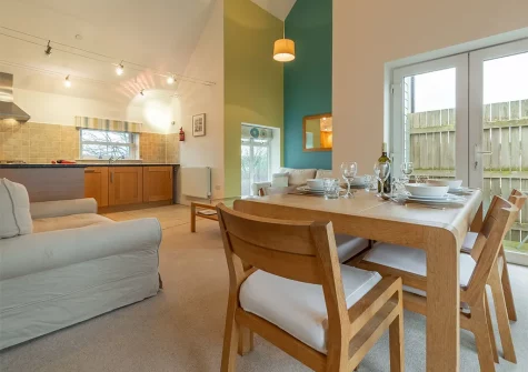 The dining area at Saltings Loft Apartment 2, Lelant