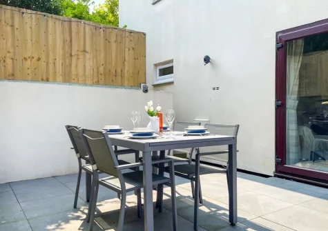 The enclosed patio & alfresco dining area at Samphire, Padstow