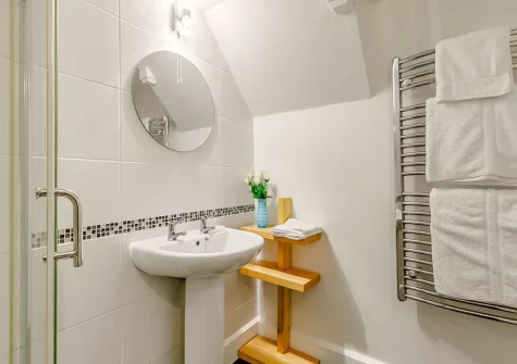 The shower room at Sam's Place, St Ives