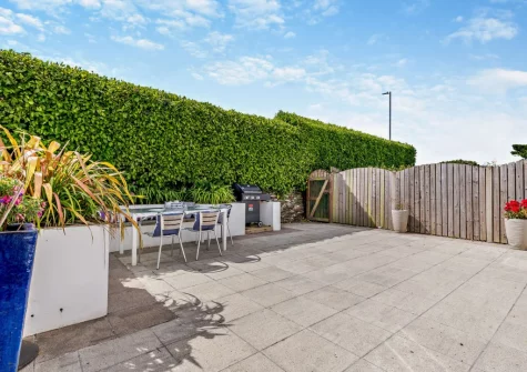 The patio, barbecue & alfresco dining area at Sandals, Padstow