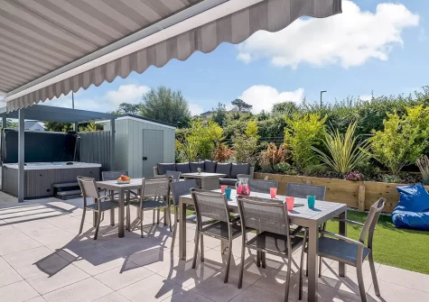 The patio, alfresco dining area, hot tub & garden at Sandbars, Instow