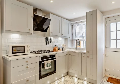 The kitchen at Sanderling Cottage, Looe