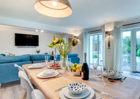 The living & dining area at Sandpiper, Padstow