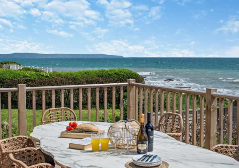 The decked patio & alfresco dining area at Sandpipers, Downderry
