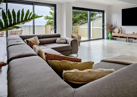Sandpipers, Downderry is a stunning beachfront retreat with uninterrupted sea views and private beach access. This luxurious house combines coastal charm with contemporary comfort, perfect for families seeking an unforgettable Cornish holiday.