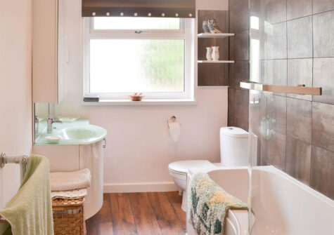 The bathroom at Sandringham Heights, Paignton