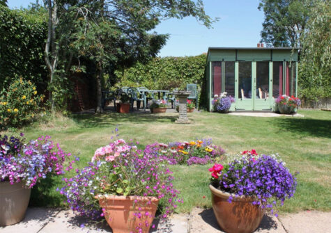 The patio, summerhouse & garden at Sandringham Heights, Paignton