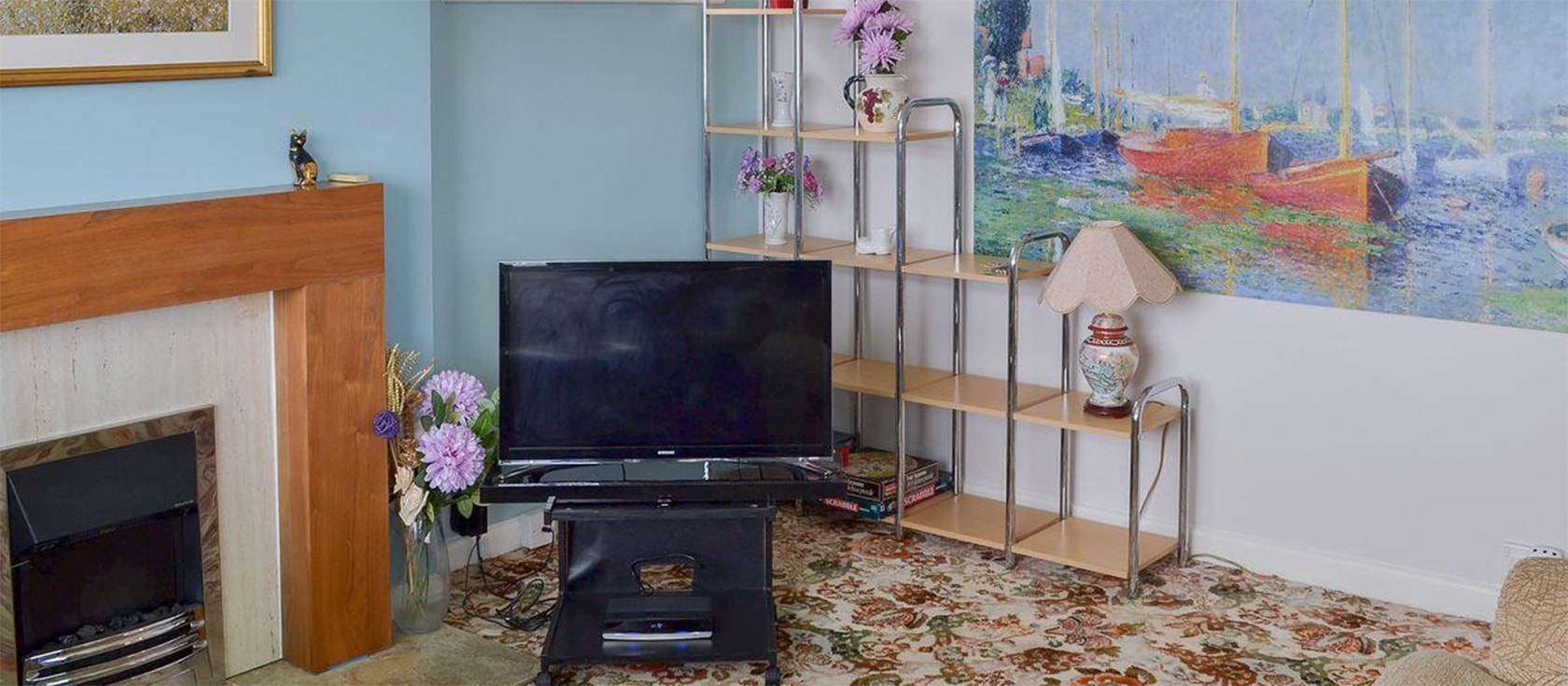 Sandringham Heights, Paignton is a well-furnished two bedroom bungalow just a mile from the beach, pier and restaurants. It is surrounded by flower-filled gardens best enjoyed from the conservatory or the summerhouse. Parking for two cars.