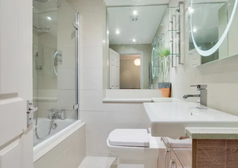 The bathroom at Sands, Padstow