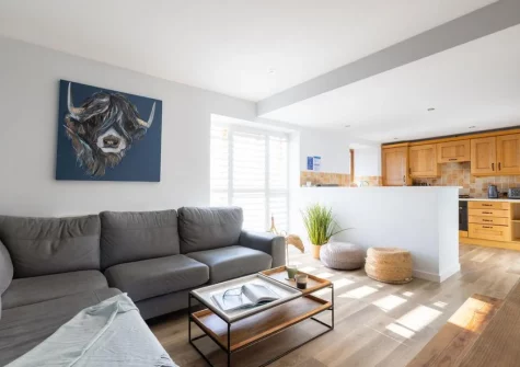 The living area at Sandseekers Barn, Mawgan Porth