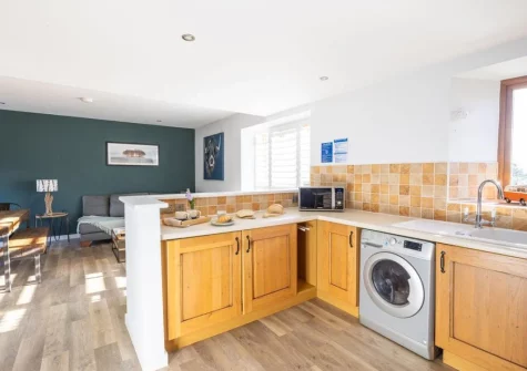 The kitchen at Sandseekers Barn, Mawgan Porth