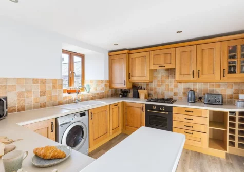 The kitchen at Sandseekers Barn, Mawgan Porth