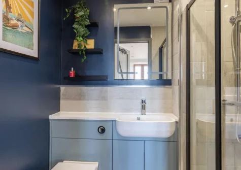 The shower room at Sandseekers Barn, Mawgan Porth