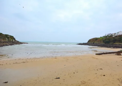 With the tide out the bay becomes a sandy beach, perfect for beach lovers