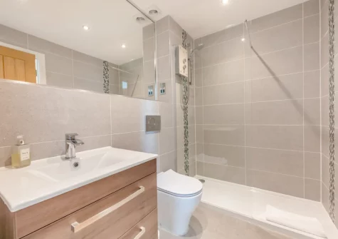 Bedroom #4 en-suite shower room at Sandy Toes, Stoke Fleming