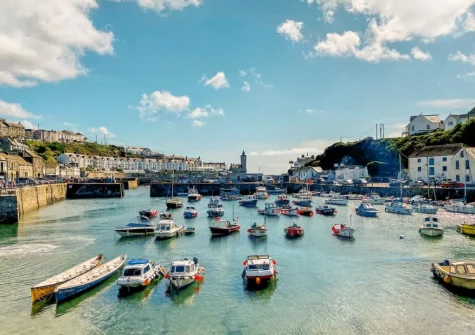 From Scallop Cottage its just a short walk to the harbour & beaches, and even closer to restaurants & shops