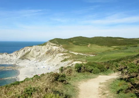Walking routes from the apartment are excellent with the coast path passing a few hundred metres away