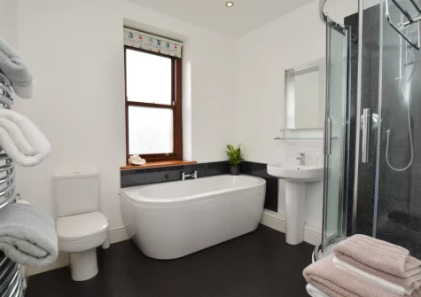 The bathroom at Scorsham Farm, Stratton
