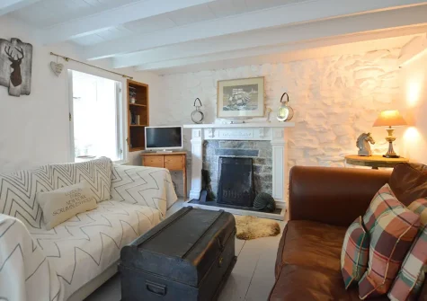 The living room at Scrumbles Hollow, St Agnes