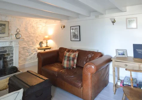 The living room at Scrumbles Hollow, St Agnes