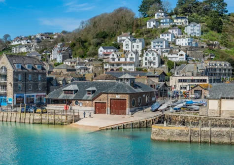 A brief, 150-metre downhill stroll leads to the lively town centre of Looe