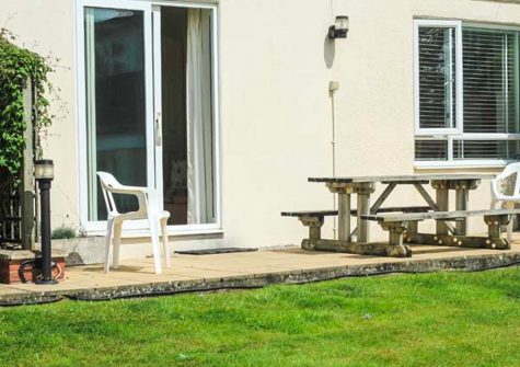 The outdoor patio & garden at Sea Ayr, Maer