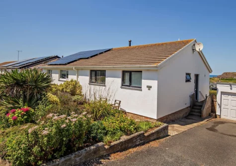 Sea Escape is located just a few minutes' walk from Widemouth Bay's expansive sandy beach